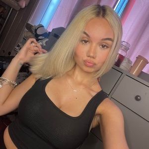 Meet your Posher, Bella